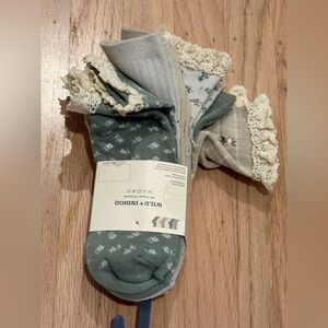 NWT Wild Indigo Green, Tan and Cream Socks Set of 6